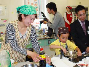 中鉢航太くん・麗子さん親子